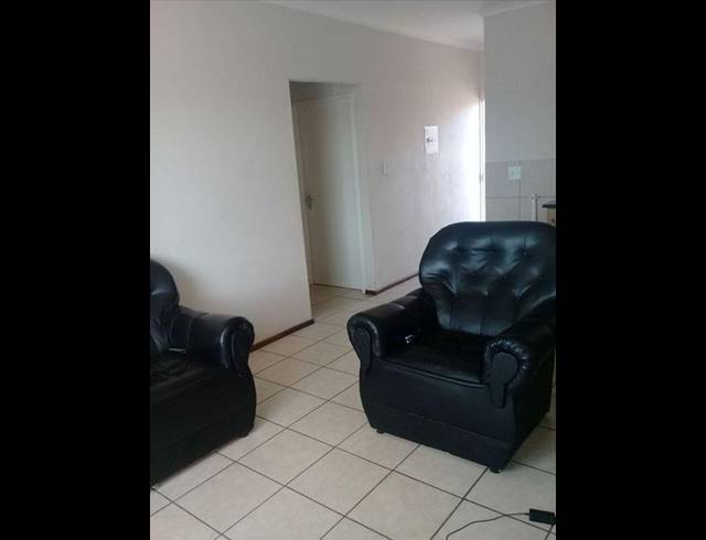 2 BEDROOM APARTMENT FOR SALE IN KEMPTON PARK